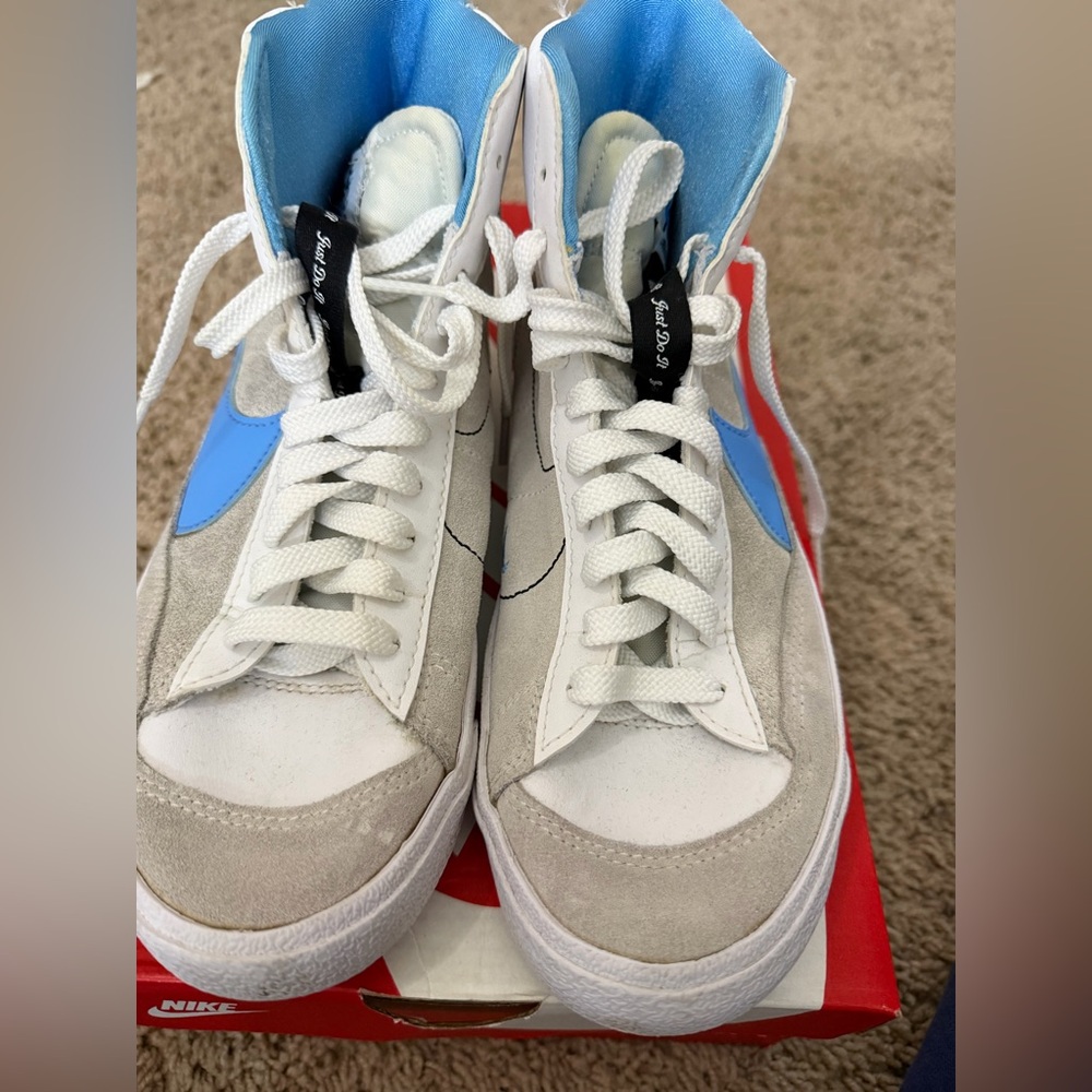 Nike Blazer Mid'77 Vintage trainers in white, blue, and grey sneakers